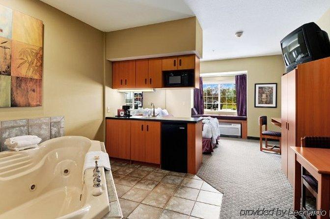 Stay Beyond Inn & Suites Elma Camera foto