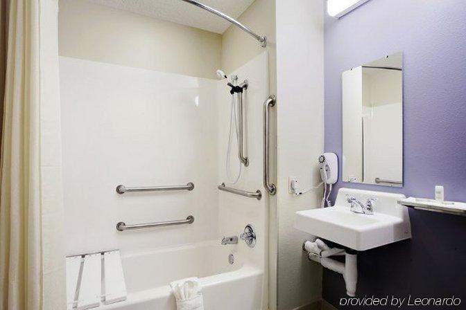 Stay Beyond Inn & Suites Elma Esterno foto